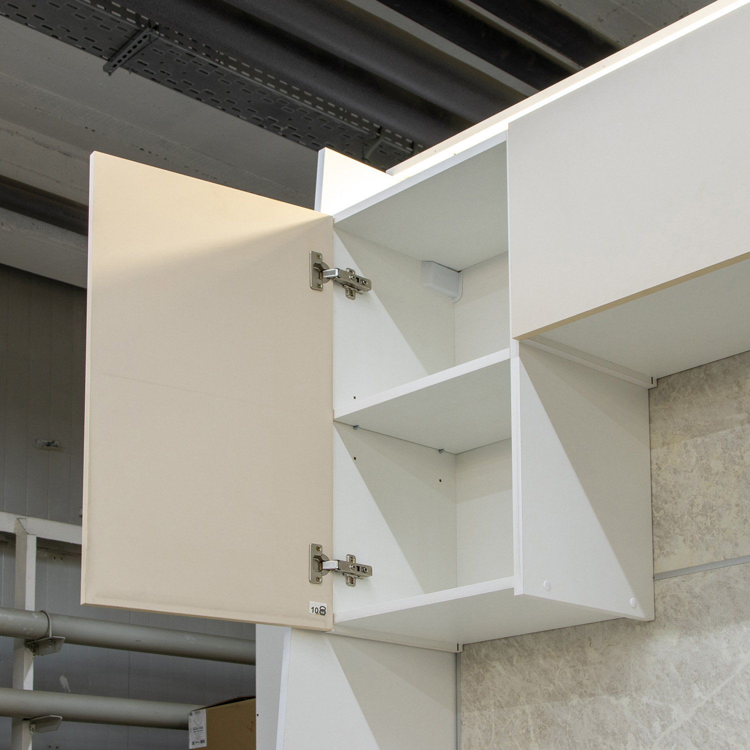 Шкаф навесной 400х676х290 мм BROZEX-WOOD Стиль, с дверцей, белый / светло-бежевый