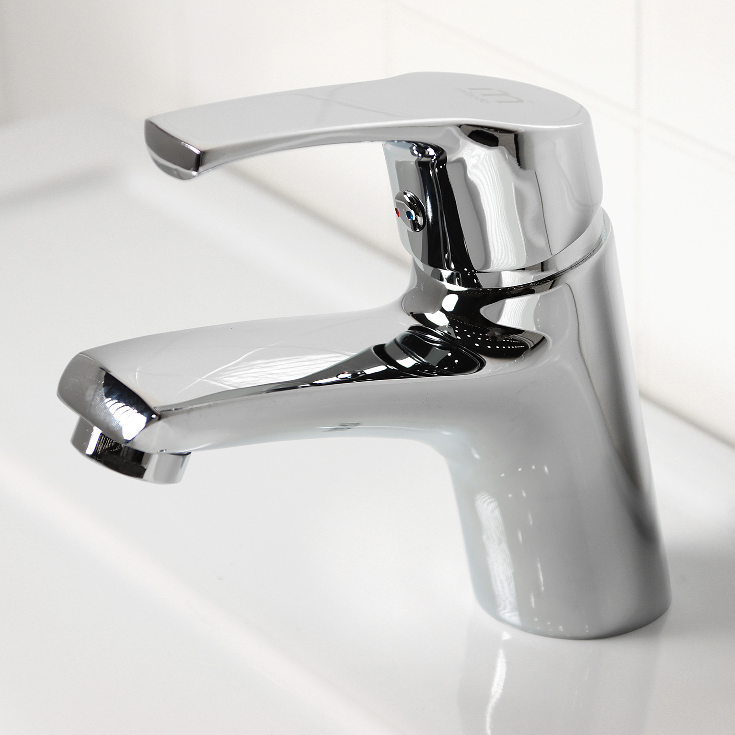 Смеситель для умывальника Milardo Sterm STESB00M01, короткий излив, рычажный