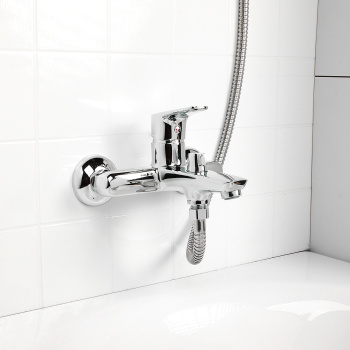 Смеситель для ванны IDDIS Zodiac, короткий излив, однорычажный