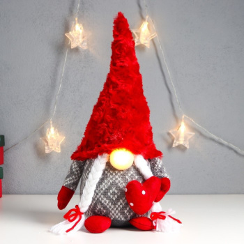 Кукла интерьерная свет "Бабусечка в с сердечком в горошек, меховой колпак" 35х14х14 см 7575281